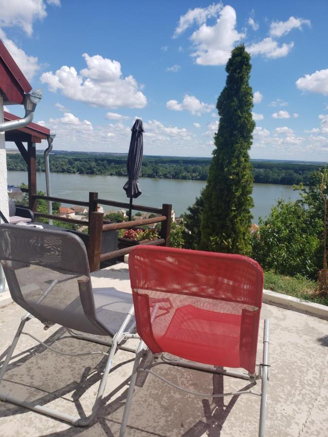 Vila Slankamenka Stari Slankamen Bagian luar foto