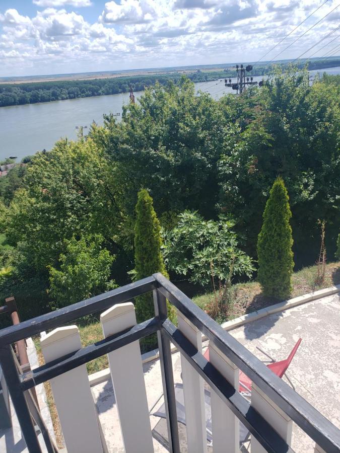 Vila Slankamenka Stari Slankamen Bagian luar foto
