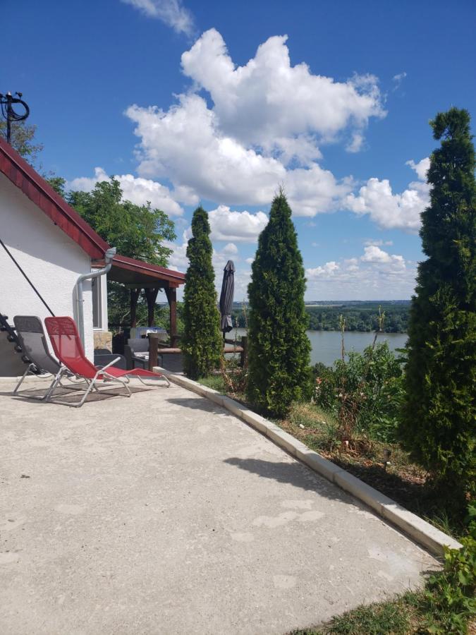 Vila Slankamenka Stari Slankamen Bagian luar foto